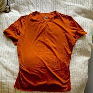 Skims fits everybody short sleeve tee shirt copper size medium never worn